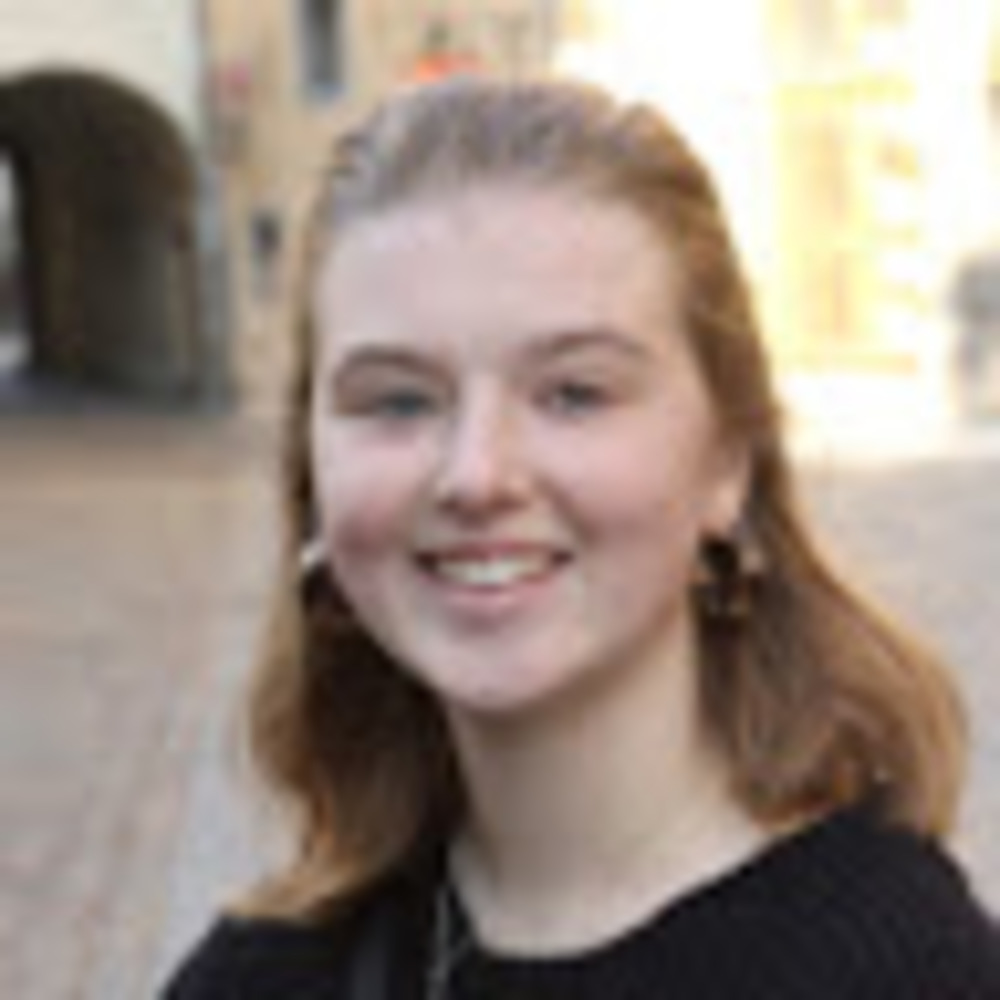 Meet your Posher, Phoebe